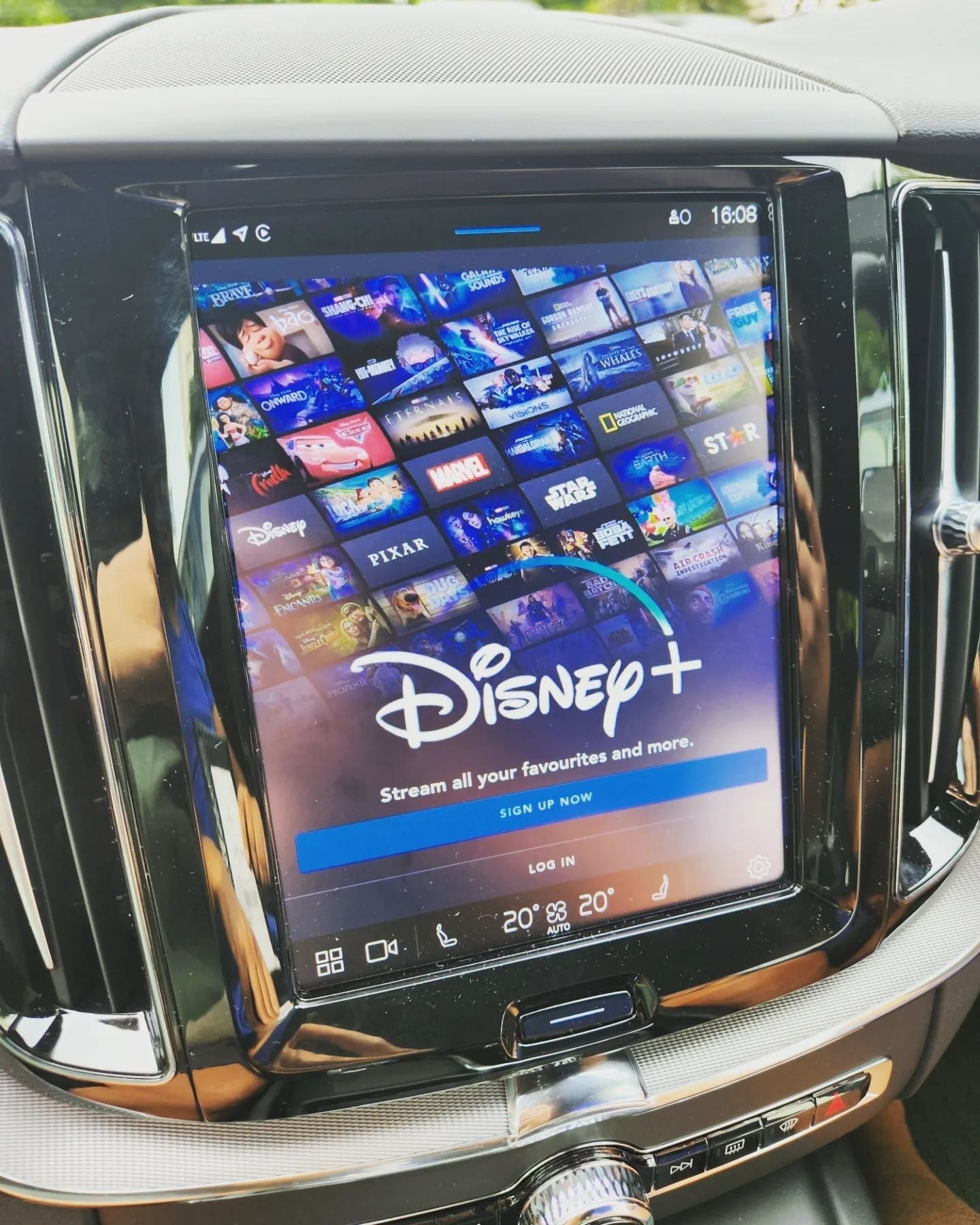 Youtube & Netflix AI-Box per Volvo